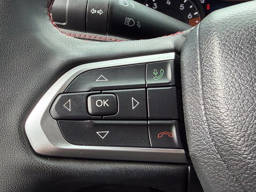 Used 2023 Jeep Compass Trailhawk w/ Trailhawk Convenience Group AWD/4WD image 17