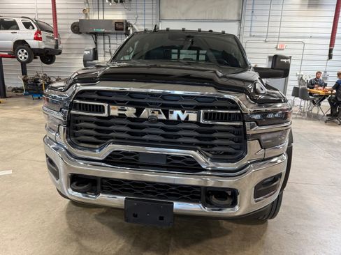 Used 2025 RAM 5500 Tradesman AWD/4WD image 38