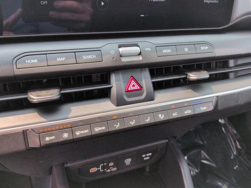 Used 2025 Kia K4 FWD image 16