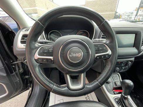 Used 2020 Jeep Compass Latitude AWD/4WD image 11