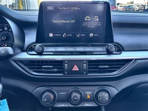 Used 2022 Kia Forte LXS image 16