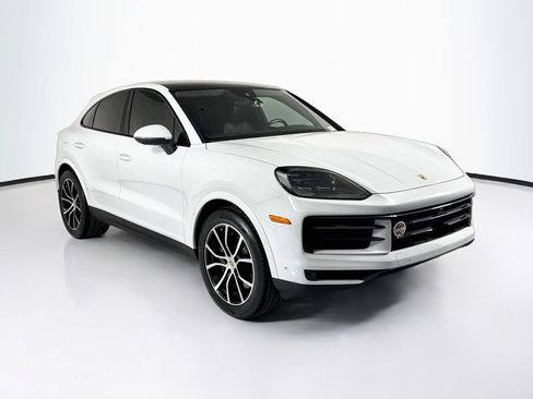 Used 2024 Porsche Cayenne Coupe AWD/4WD image 3