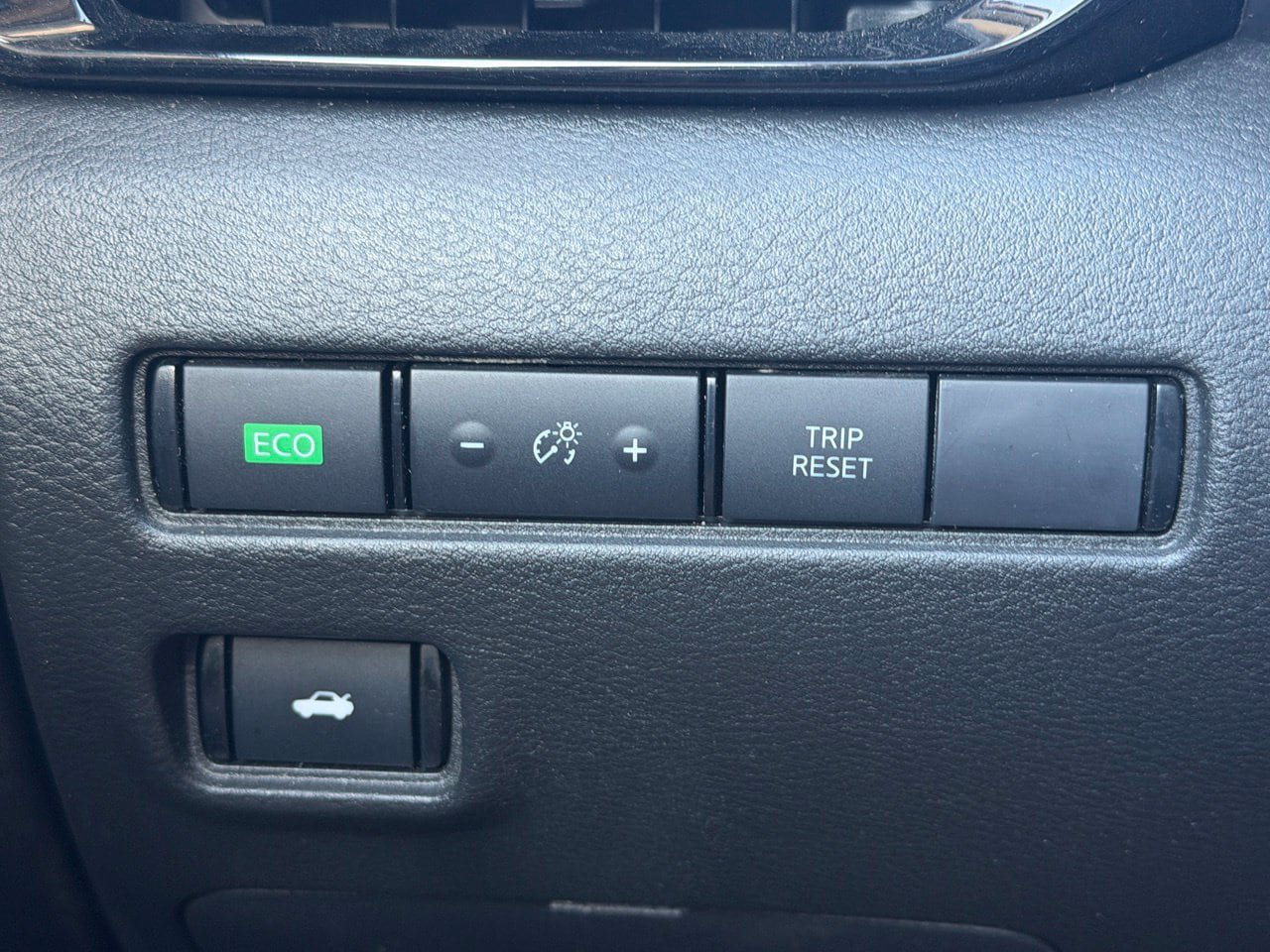 Certified 2025 Nissan Sentra SV FWD image 16
