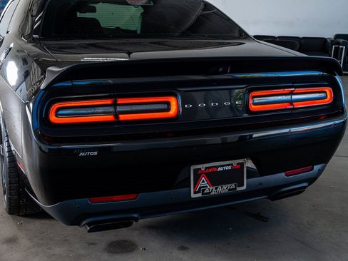 Used 2019 Dodge Challenger SRT Hellcat Redeye image 23