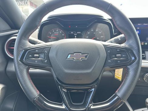 Used 2024 Chevrolet Trax RS w/ Driver Confidence Package FWD image 19