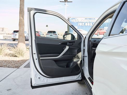 Used 2022 Mitsubishi Eclipse Cross ES image 17