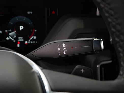 Used 2025 GMC Yukon Denali AWD/4WD image 33