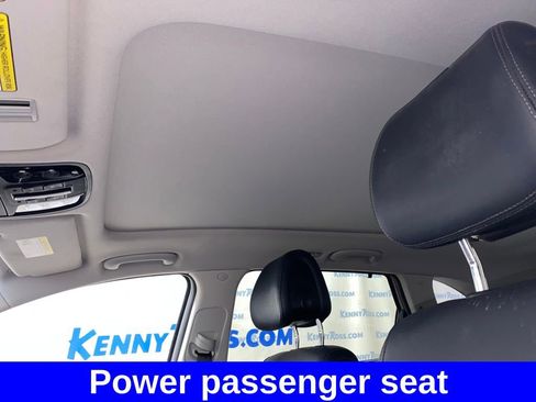 Used 2016 Kia Sorento SX image 19