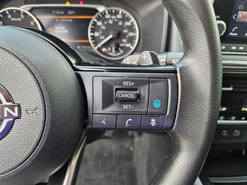 Used 2022 Nissan Rogue SV AWD/4WD image 20