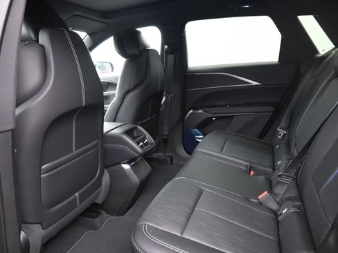 New 2025 Cadillac Lyriq Sport image 10