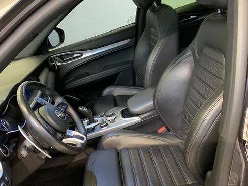 Used 2023 Alfa Romeo Stelvio Veloce AWD/4WD image 14