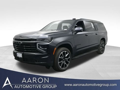 Used 2025 Chevrolet Suburban RST RWD image 1