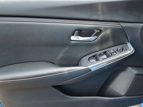 Used 2023 Nissan Sentra SR FWD image 12