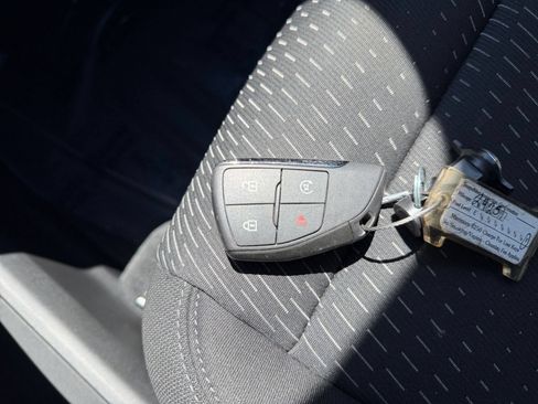 Used 2025 Chevrolet Equinox LT FWD image 22