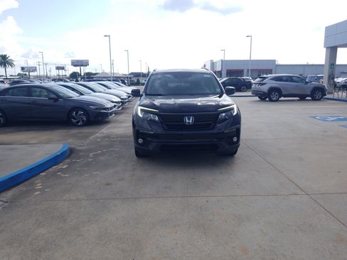 Used 2021 Honda Pilot Special Edition image 2