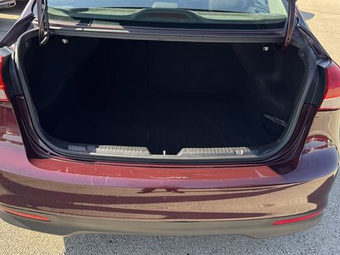 Used 2017 Kia Forte LX FWD image 11