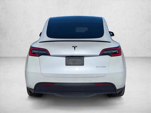 Used 2021 Tesla Model Y Long Range image 6