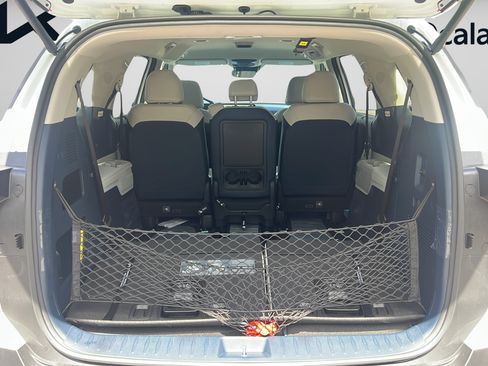 New 2026 Kia Carnival EX FWD image 9