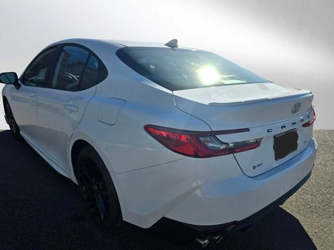 Used 2025 Toyota Camry SE image 5