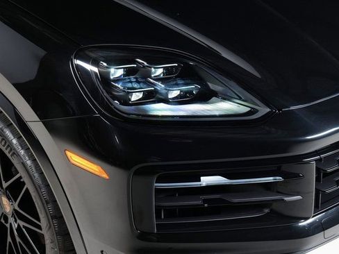 Certified 2026 Porsche Cayenne AWD/4WD image 31