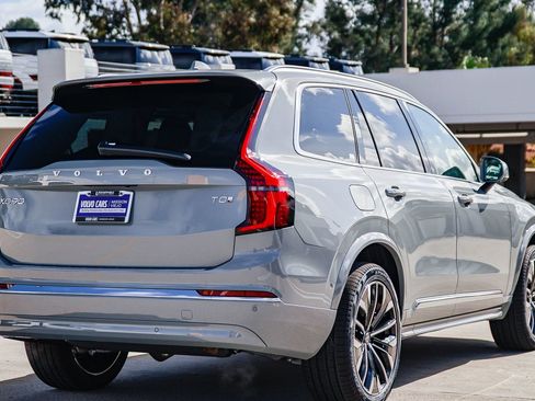 New 2026 Volvo XC90 T8 Ultra w/ Protection Package Premier AWD/4WD image 6