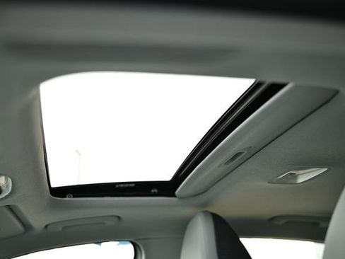 Certified 2025 Hyundai Elantra Limited image 19