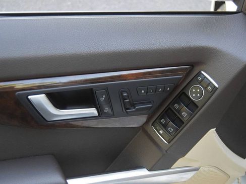 Used 2014 Mercedes-Benz GLK 350 4MATIC w/ Premium 1 Package image 18