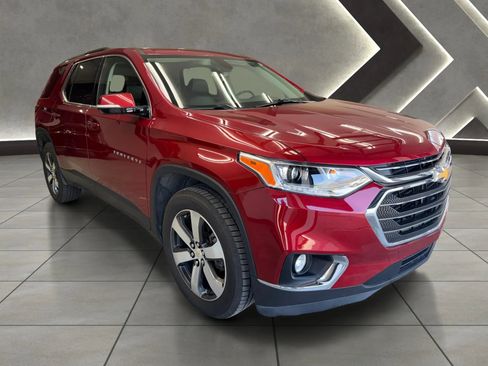 Used 2019 Chevrolet Traverse LT w/ LT Premium Package FWD image 1
