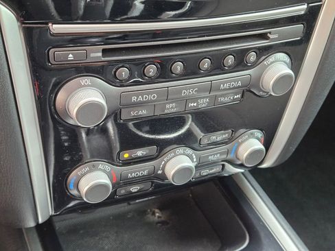 Used 2020 Nissan Pathfinder S AWD/4WD image 29