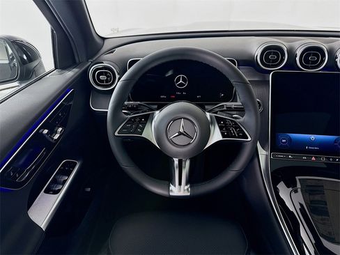 Used 2026 Mercedes-Benz GLC 300 4MATIC image 23