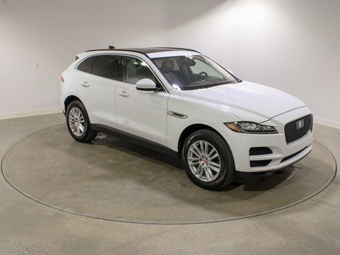 Used 2020 Jaguar F-PACE Prestige image 7