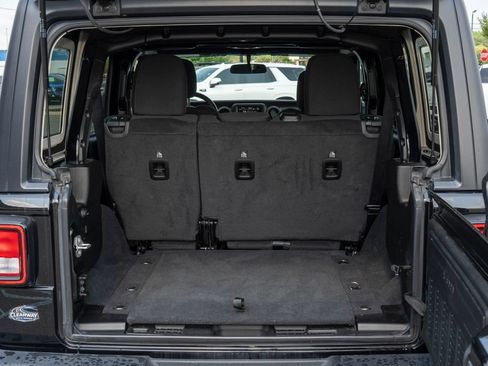 Used 2022 Jeep Wrangler Unlimited Sport AWD/4WD image 11