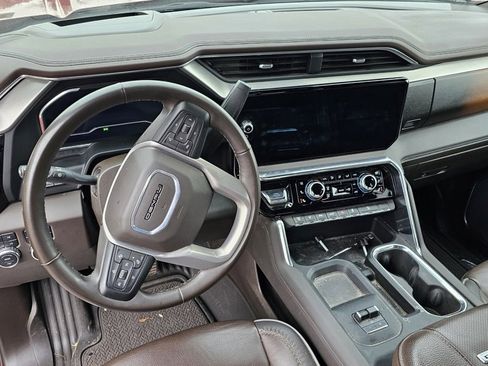 Used 2024 GMC Sierra 2500 Denali w/ Denali Reserve Package image 8