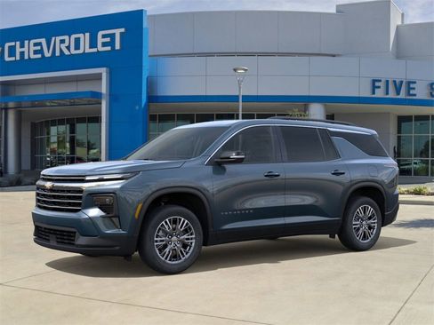 New 2026 Chevrolet Traverse LT w/ Driver Confidence Package image 2
