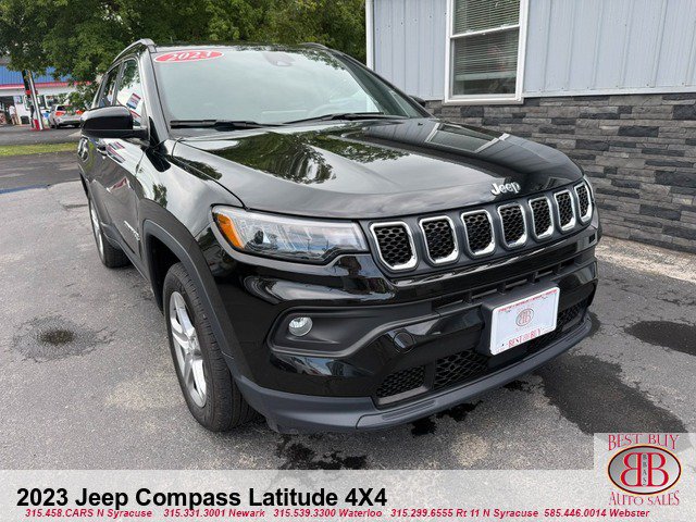 Used 2023 Jeep Compass Latitude AWD/4WD image 1