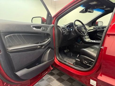 Used 2019 Ford Edge ST w/ Equipment Group 401A AWD/4WD image 9
