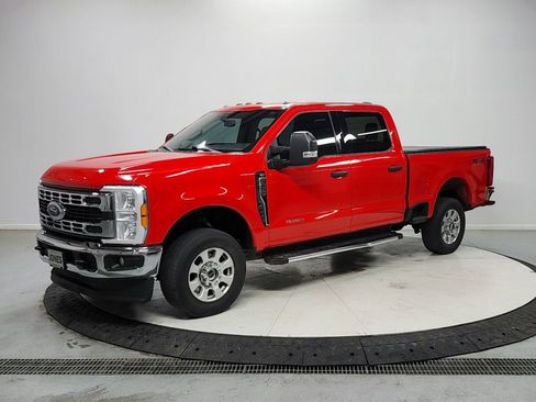 Used 2023 Ford F250 XLT AWD/4WD image 3