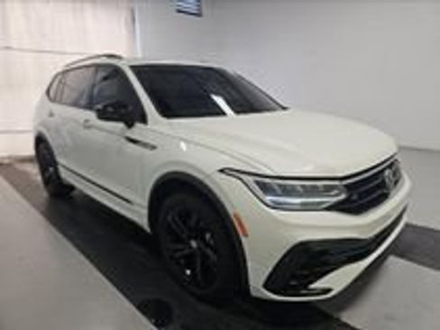 Used 2023 Volkswagen Tiguan SE R-Line FWD image 21