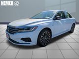 Used 2022 Volkswagen Passat 2.0T image 1