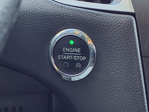 Used 2017 Ford Edge SEL image 14