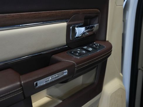 Used 2015 RAM 2500 Laramie w/ Convenience Group image 23