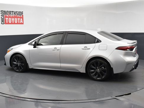 Used 2025 Toyota Corolla XSE FWD image 2