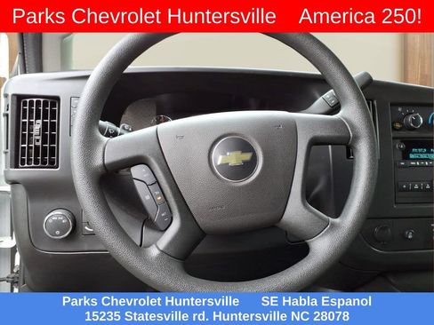 Certified 2025 Chevrolet Express 3500 LT w/ LT Preferred Equipment Group RWD image 3