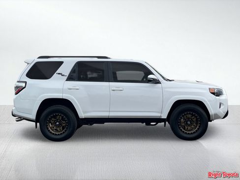 Certified 2019 Toyota 4Runner TRD Off-Road Premium AWD/4WD image 8