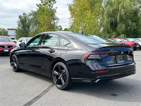 Used 2025 Honda Accord Sport image 2