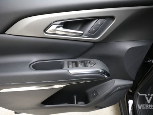 New 2026 Chevrolet Traverse LT w/ Midnight/Sport Edition FWD image 18