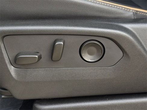 Used 2023 GMC Yukon AT4 w/ AT4 Premium Package image 29