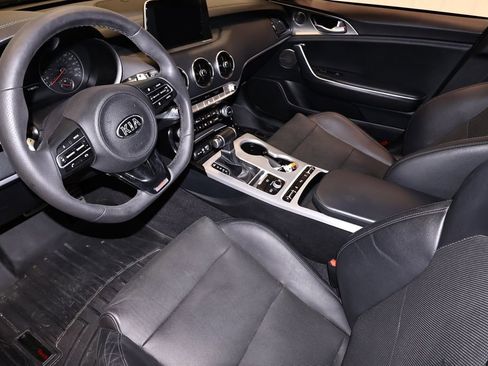 Used 2018 Kia Stinger GT1 AWD/4WD image 35