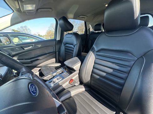 Used 2020 Ford Edge SEL image 2