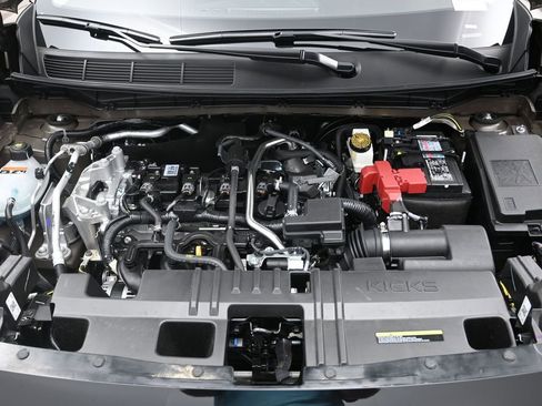 New 2026 Nissan Kicks SR FWD image 26